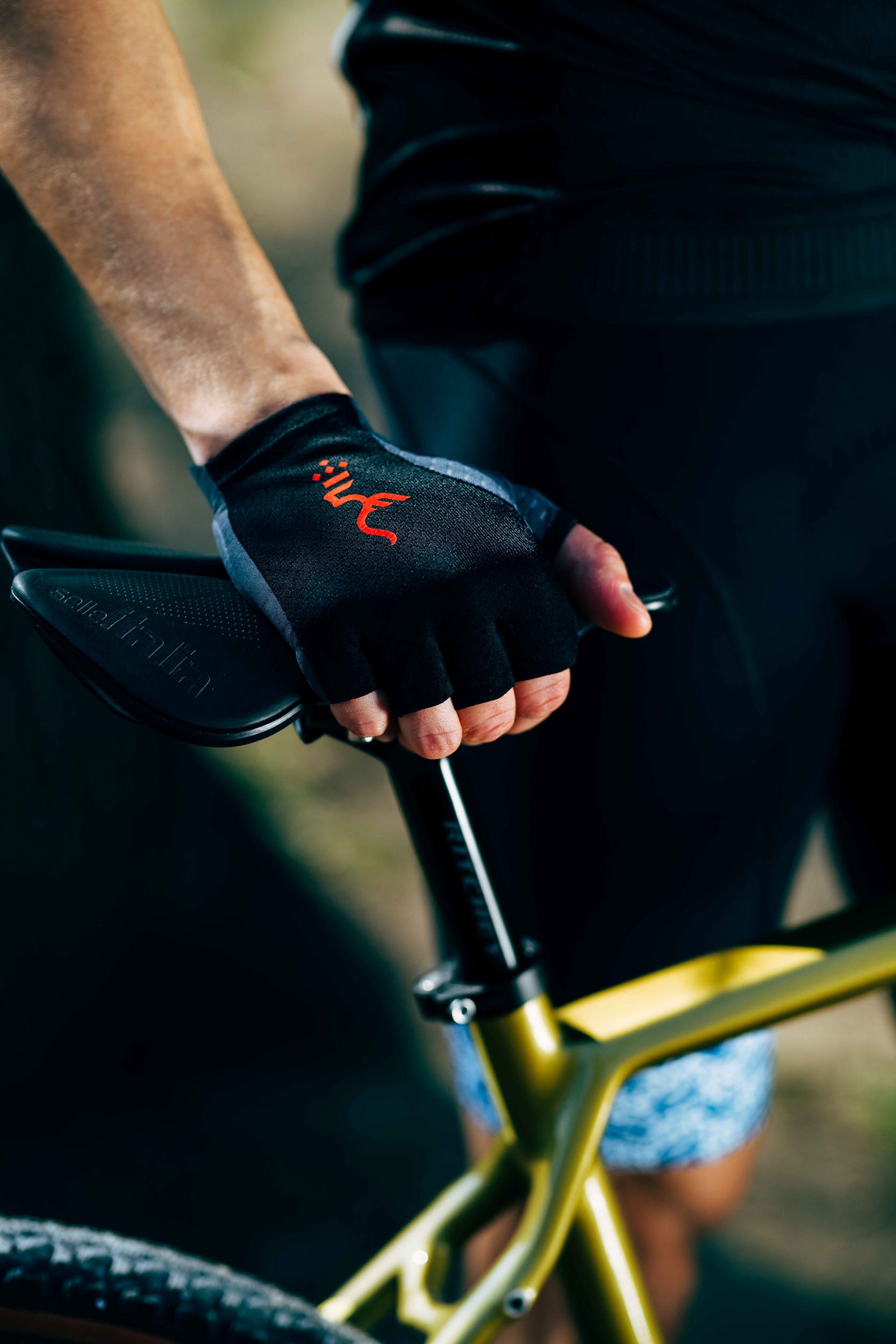 SUMMER GLOVE